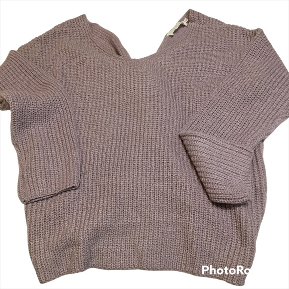 ASTR The Label Lilac Twist Back Sweater Size Medium - Picture 2 of 2